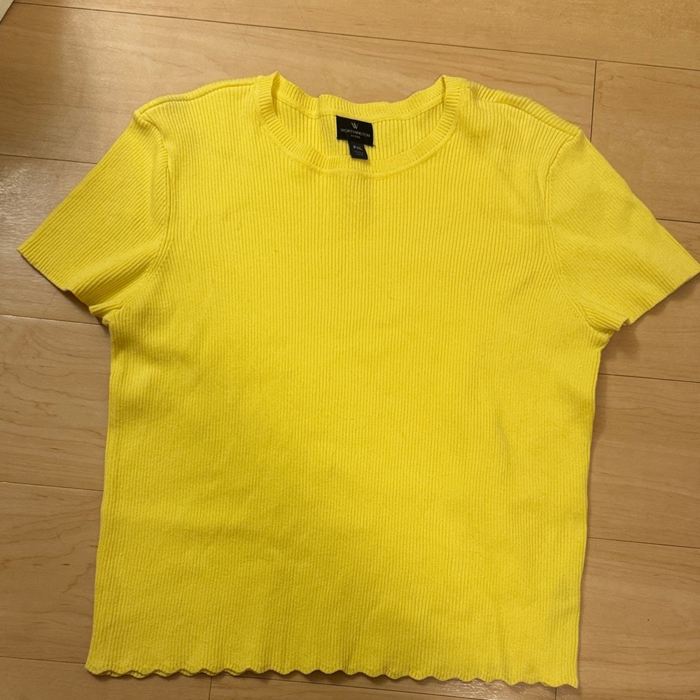 Worthington | Women’s Yellow Ribbed Short Sleeve Scalloped Edge Top | Size PXL